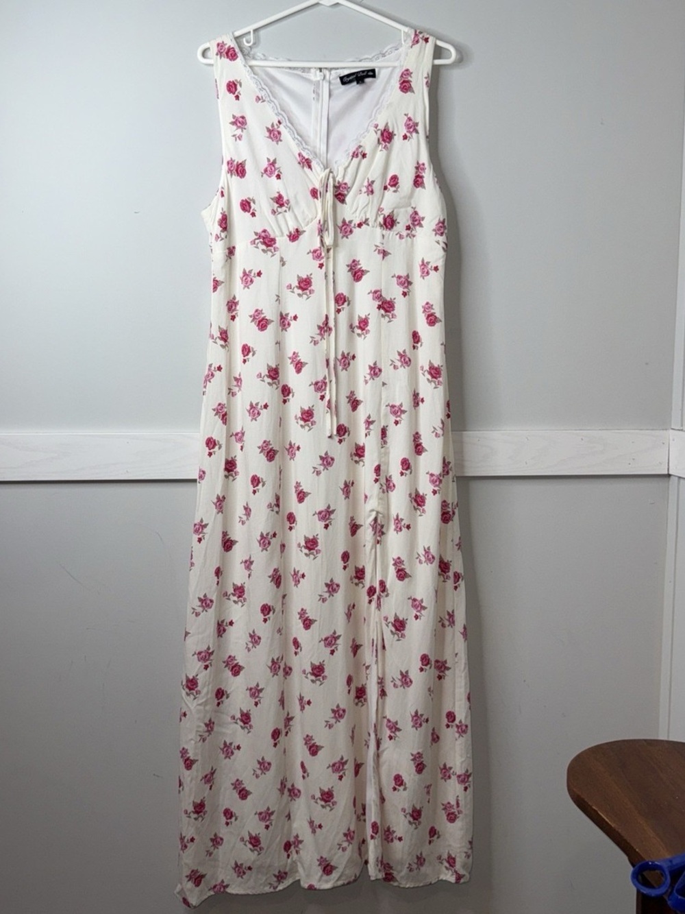 Floral Tie-Front Maxi Dress in White with Pink Roses Cottagecore - Picture 2 of 14